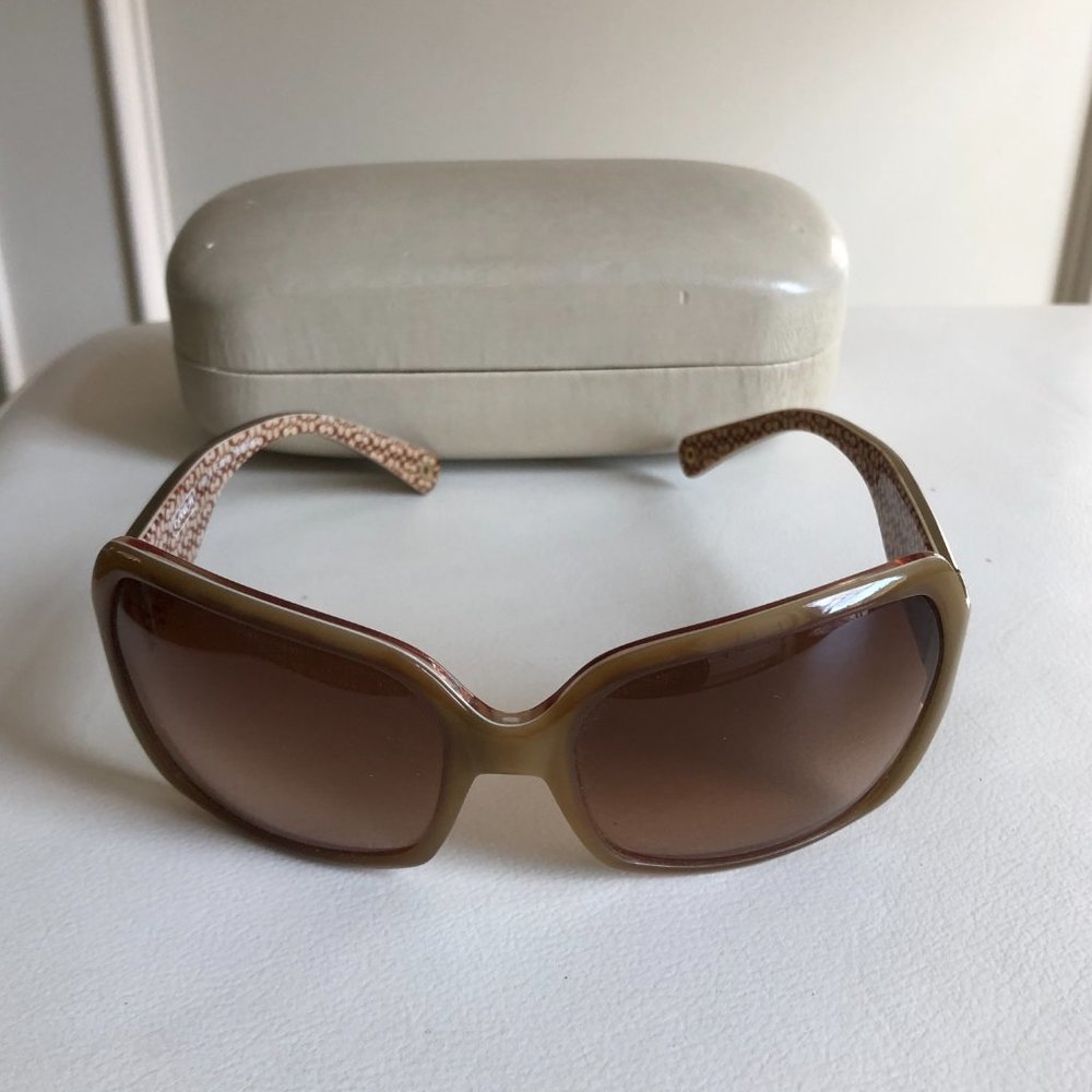 Coach Alicia Sunglasses in Caramel with case